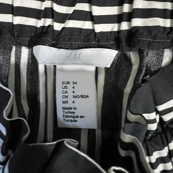 H&M Black White‎ Striped Off Shoulder Blouse (4) - Picture 6 of 8